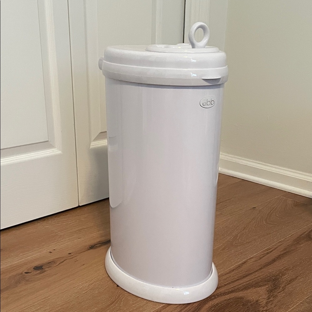 White Kitchen Trash Can